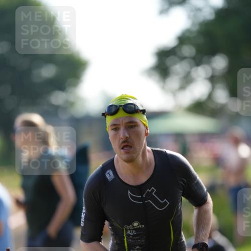 21.06.2026 - 29. Vierlanden-Triathlon LAZAROV Photography http://msf.ph/oto/9861165 21.06.2026 08:47:15 Schwimmen 40 meine-sportfotos.de