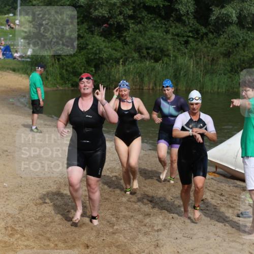 21.06.2026 - 29. Vierlanden-Triathlon Andreas Tolksdorf http://msf.ph/oto/9861178 21.06.2026 09:13:06 Schwimmen 227, 230, 280, 292 meine-sportfotos.de