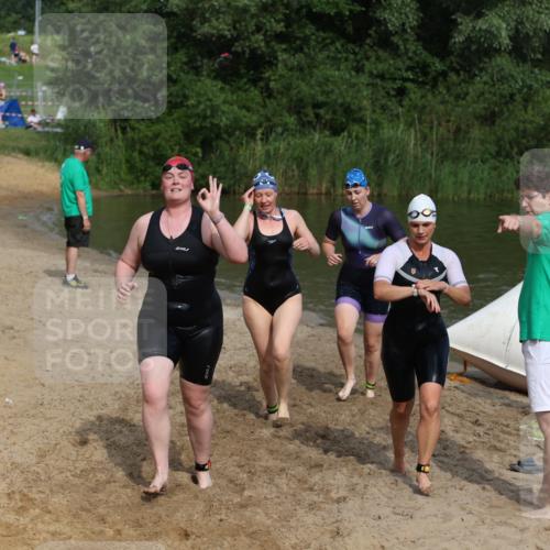 21.06.2026 - 29. Vierlanden-Triathlon Andreas Tolksdorf http://msf.ph/oto/9861184 21.06.2026 09:13:06 Schwimmen 227, 230, 280, 292 meine-sportfotos.de