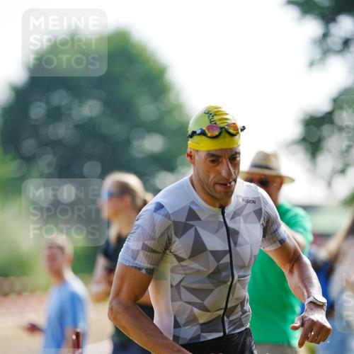 21.06.2026 - 29. Vierlanden-Triathlon LAZAROV Photography http://msf.ph/oto/9861188 21.06.2026 08:48:00 Schwimmen 90, 118, 130, 136, 180 meine-sportfotos.de