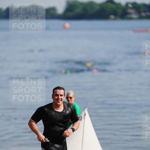 21.06.2026 - 29. Vierlanden-Triathlon LAZAROV Photography http://msf.ph/oto/9861381 21.06.2026 08:55:01 Schwimmen 19 meine-sportfotos.de