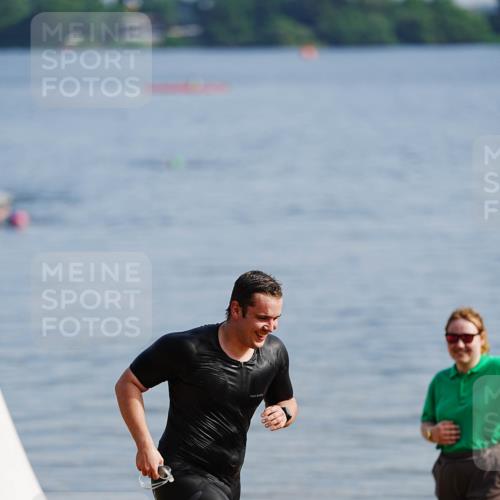21.06.2026 - 29. Vierlanden-Triathlon LAZAROV Photography http://msf.ph/oto/9861384 21.06.2026 08:55:02 Schwimmen 19 meine-sportfotos.de