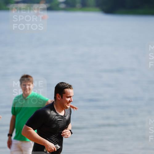 21.06.2026 - 29. Vierlanden-Triathlon LAZAROV Photography http://msf.ph/oto/9861392 21.06.2026 08:55:03 Schwimmen 19 meine-sportfotos.de
