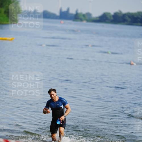 21.06.2026 - 29. Vierlanden-Triathlon LAZAROV Photography http://msf.ph/oto/9861407 21.06.2026 08:55:31 Schwimmen 113 meine-sportfotos.de