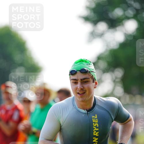 21.06.2026 - 29. Vierlanden-Triathlon LAZAROV Photography http://msf.ph/oto/9861456 21.06.2026 08:57:22 Schwimmen 41 meine-sportfotos.de