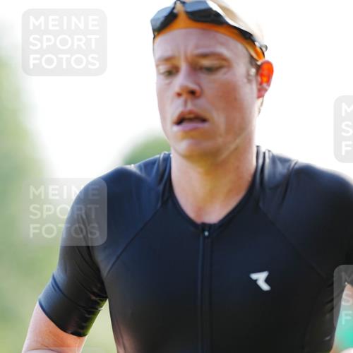 21.06.2026 - 29. Vierlanden-Triathlon LAZAROV Photography http://msf.ph/oto/9861690 21.06.2026 09:01:37 Schwimmen 64 meine-sportfotos.de