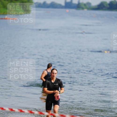 21.06.2026 - 29. Vierlanden-Triathlon LAZAROV Photography http://msf.ph/oto/9861703 21.06.2026 09:03:19 Schwimmen 261 meine-sportfotos.de