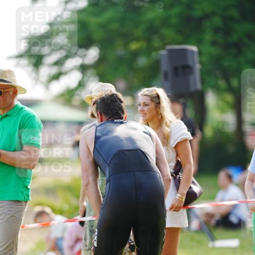 21.06.2026 - 29. Vierlanden-Triathlon LAZAROV Photography http://msf.ph/oto/9861748 21.06.2026 09:03:48 Schwimmen 288, 302 meine-sportfotos.de