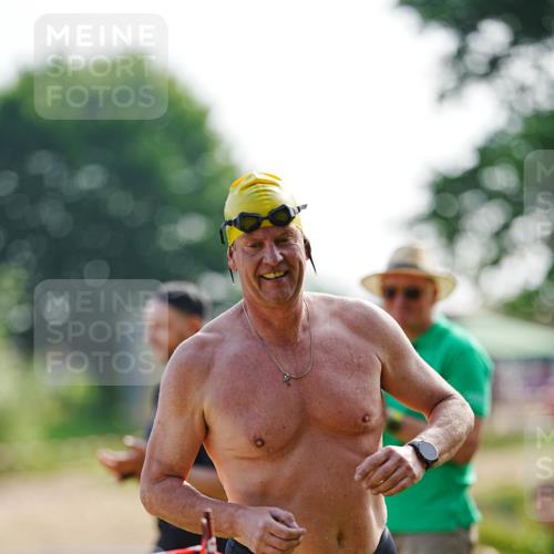 21.06.2026 - 29. Vierlanden-Triathlon LAZAROV Photography http://msf.ph/oto/9861757 21.06.2026 09:04:11 Schwimmen 177, 244 meine-sportfotos.de