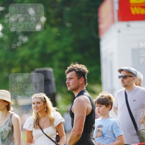 21.06.2026 - 29. Vierlanden-Triathlon LAZAROV Photography http://msf.ph/oto/9861770 21.06.2026 09:04:38 Schwimmen 290 meine-sportfotos.de