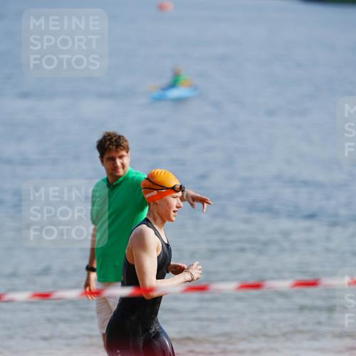 21.06.2026 - 29. Vierlanden-Triathlon LAZAROV Photography http://msf.ph/oto/9861839 21.06.2026 09:05:51 Schwimmen 299 meine-sportfotos.de