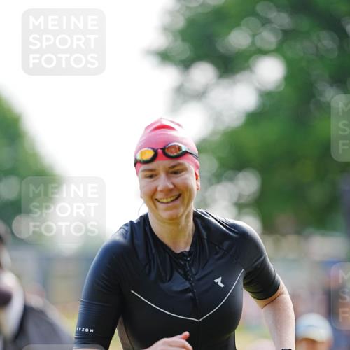 21.06.2026 - 29. Vierlanden-Triathlon LAZAROV Photography http://msf.ph/oto/9861902 21.06.2026 09:08:28 Schwimmen 224, 228, 233, 268, 1354 meine-sportfotos.de