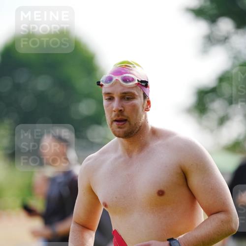 21.06.2026 - 29. Vierlanden-Triathlon LAZAROV Photography http://msf.ph/oto/9861953 21.06.2026 09:09:34 Schwimmen 291 meine-sportfotos.de