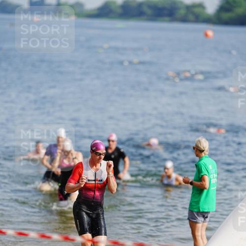 21.06.2026 - 29. Vierlanden-Triathlon LAZAROV Photography http://msf.ph/oto/9862009 21.06.2026 09:10:27 Schwimmen 239 meine-sportfotos.de
