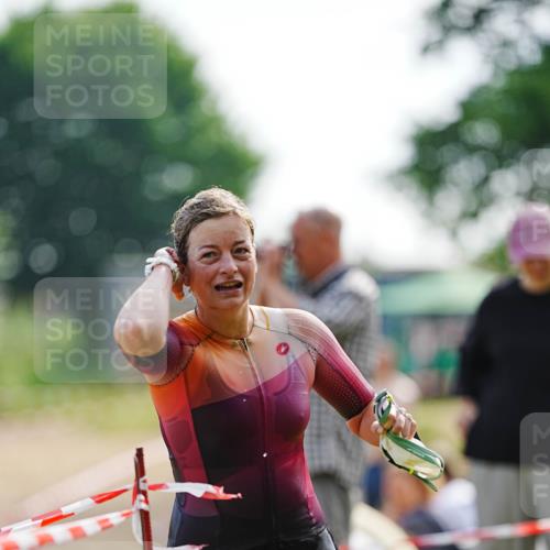 21.06.2026 - 29. Vierlanden-Triathlon LAZAROV Photography http://msf.ph/oto/9862110 21.06.2026 09:11:31 Schwimmen 223, 253 meine-sportfotos.de