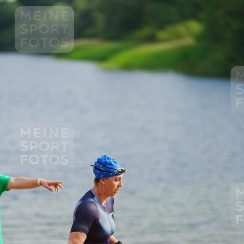 21.06.2026 - 29. Vierlanden-Triathlon LAZAROV Photography http://msf.ph/oto/9862240 21.06.2026 09:13:09 Schwimmen 227, 230, 280 meine-sportfotos.de