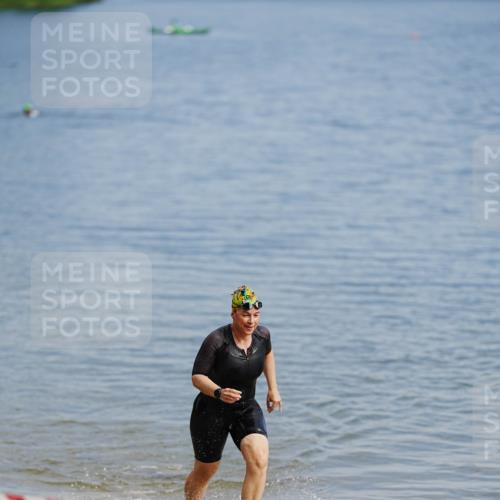 21.06.2026 - 29. Vierlanden-Triathlon LAZAROV Photography http://msf.ph/oto/9862340 21.06.2026 09:19:32 Schwimmen 295 meine-sportfotos.de