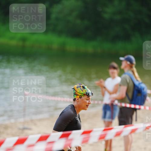 21.06.2026 - 29. Vierlanden-Triathlon LAZAROV Photography http://msf.ph/oto/9862349 21.06.2026 09:19:38 Schwimmen 295 meine-sportfotos.de