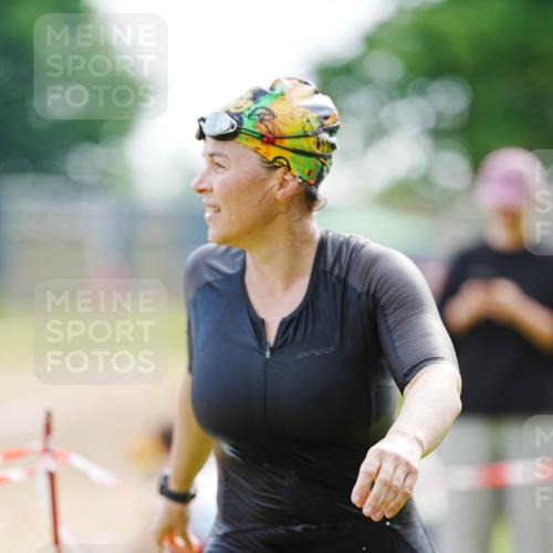 21.06.2026 - 29. Vierlanden-Triathlon LAZAROV Photography http://msf.ph/oto/9862357 21.06.2026 09:19:42 Schwimmen 295 meine-sportfotos.de