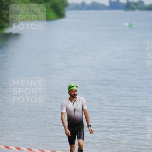 21.06.2026 - 29. Vierlanden-Triathlon LAZAROV Photography http://msf.ph/oto/9862376 21.06.2026 09:21:28 Schwimmen  meine-sportfotos.de