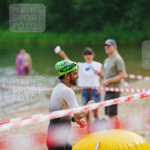 21.06.2026 - 29. Vierlanden-Triathlon LAZAROV Photography http://msf.ph/oto/9862386 21.06.2026 09:21:36 Schwimmen 6 meine-sportfotos.de