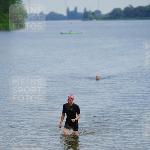 21.06.2026 - 29. Vierlanden-Triathlon LAZAROV Photography http://msf.ph/oto/9862423 21.06.2026 09:22:49 Schwimmen  meine-sportfotos.de