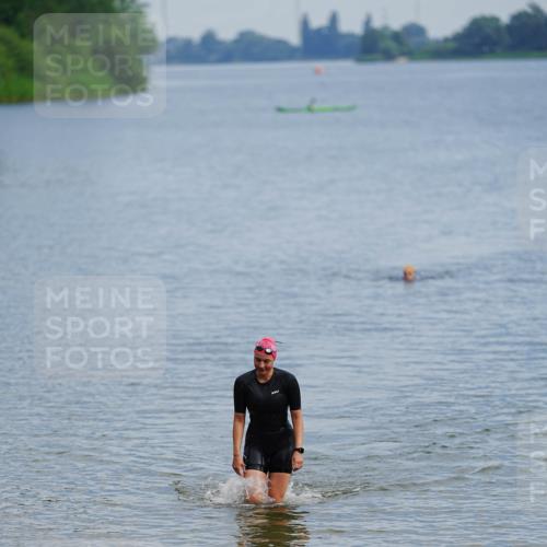 21.06.2026 - 29. Vierlanden-Triathlon LAZAROV Photography http://msf.ph/oto/9862425 21.06.2026 09:22:50 Schwimmen  meine-sportfotos.de