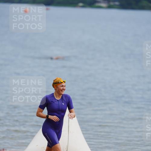 21.06.2026 - 29. Vierlanden-Triathlon LAZAROV Photography http://msf.ph/oto/9862467 21.06.2026 09:23:28 Schwimmen 270 meine-sportfotos.de