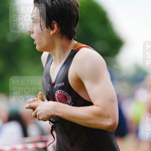 21.06.2026 - 29. Vierlanden-Triathlon LAZAROV Photography http://msf.ph/oto/9862594 21.06.2026 09:53:46 Schwimmen 390 meine-sportfotos.de