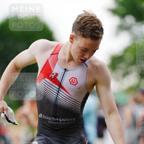 21.06.2026 - 29. Vierlanden-Triathlon LAZAROV Photography http://msf.ph/oto/9862640 21.06.2026 09:56:10 Schwimmen 329, 381, 389 meine-sportfotos.de