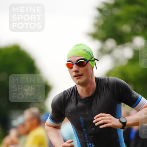 21.06.2026 - 29. Vierlanden-Triathlon LAZAROV Photography http://msf.ph/oto/9862652 21.06.2026 09:56:25 Schwimmen 308, 332 meine-sportfotos.de