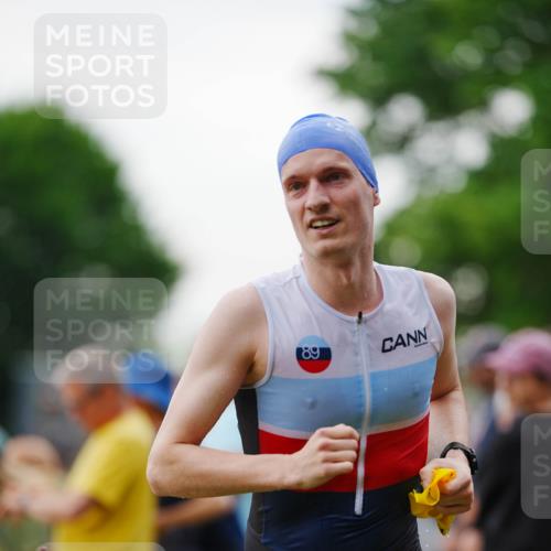 21.06.2026 - 29. Vierlanden-Triathlon LAZAROV Photography http://msf.ph/oto/9862663 21.06.2026 09:56:46 Schwimmen 306, 317, 361, 365 meine-sportfotos.de