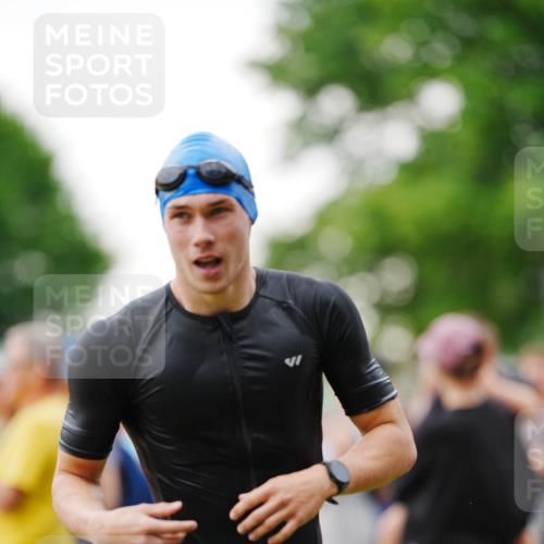 21.06.2026 - 29. Vierlanden-Triathlon LAZAROV Photography http://msf.ph/oto/9862669 21.06.2026 09:57:01 Schwimmen 307, 312, 317, 352, 363 meine-sportfotos.de