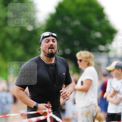 21.06.2026 - 29. Vierlanden-Triathlon LAZAROV Photography http://msf.ph/oto/9862678 21.06.2026 10:00:52 Schwimmen 330, 357 meine-sportfotos.de