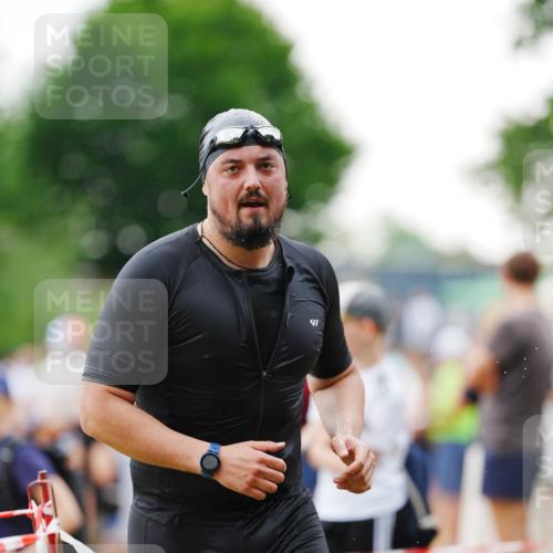 21.06.2026 - 29. Vierlanden-Triathlon LAZAROV Photography http://msf.ph/oto/9862680 21.06.2026 10:00:52 Schwimmen 330, 357 meine-sportfotos.de