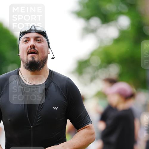 21.06.2026 - 29. Vierlanden-Triathlon LAZAROV Photography http://msf.ph/oto/9862684 21.06.2026 10:00:53 Schwimmen 330, 357 meine-sportfotos.de