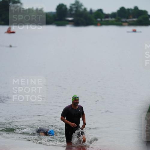 21.06.2026 - 29. Vierlanden-Triathlon LAZAROV Photography http://msf.ph/oto/9862707 21.06.2026 10:04:05 Schwimmen 454 meine-sportfotos.de