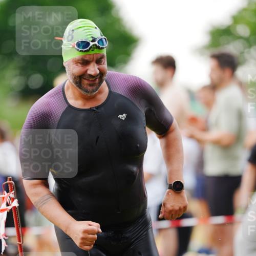 21.06.2026 - 29. Vierlanden-Triathlon LAZAROV Photography http://msf.ph/oto/9862713 21.06.2026 10:04:16 Schwimmen 420, 454 meine-sportfotos.de