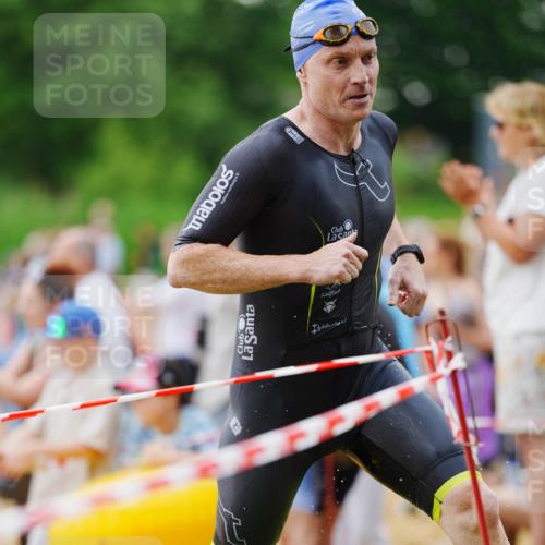 21.06.2026 - 29. Vierlanden-Triathlon LAZAROV Photography http://msf.ph/oto/9862756 21.06.2026 10:06:16 Schwimmen 444, 464 meine-sportfotos.de