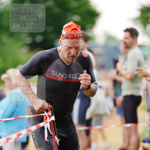 21.06.2026 - 29. Vierlanden-Triathlon LAZAROV Photography http://msf.ph/oto/9862863 21.06.2026 10:08:59 Schwimmen 455 meine-sportfotos.de