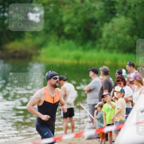 21.06.2026 - 29. Vierlanden-Triathlon LAZAROV Photography http://msf.ph/oto/9862898 21.06.2026 10:09:55 Schwimmen 427 meine-sportfotos.de