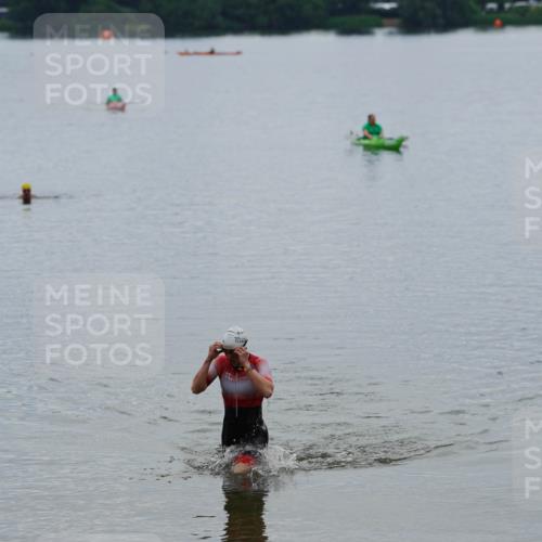 21.06.2026 - 29. Vierlanden-Triathlon LAZAROV Photography http://msf.ph/oto/9862959 21.06.2026 10:14:06 Schwimmen 609 meine-sportfotos.de