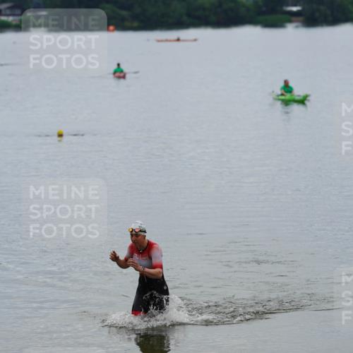 21.06.2026 - 29. Vierlanden-Triathlon LAZAROV Photography http://msf.ph/oto/9862960 21.06.2026 10:14:07 Schwimmen 609 meine-sportfotos.de