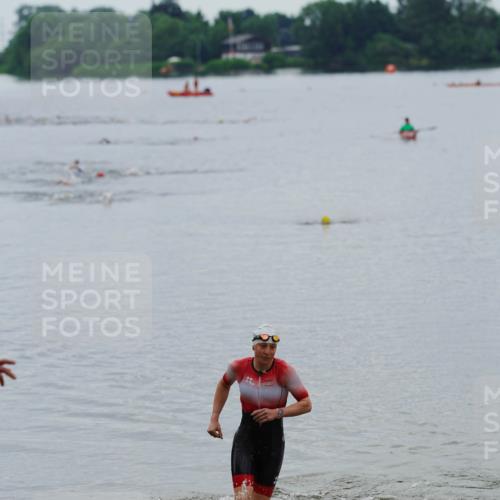21.06.2026 - 29. Vierlanden-Triathlon LAZAROV Photography http://msf.ph/oto/9862963 21.06.2026 10:14:08 Schwimmen 609 meine-sportfotos.de