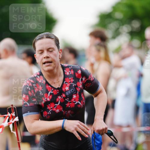 21.06.2026 - 29. Vierlanden-Triathlon LAZAROV Photography http://msf.ph/oto/9863012 21.06.2026 10:15:57 Schwimmen 552, 562 meine-sportfotos.de