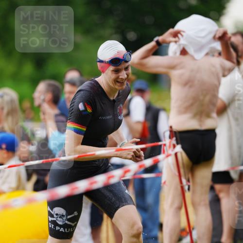 21.06.2026 - 29. Vierlanden-Triathlon LAZAROV Photography http://msf.ph/oto/9863024 21.06.2026 10:16:09 Schwimmen 587 meine-sportfotos.de
