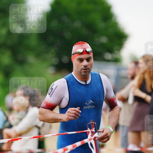 21.06.2026 - 29. Vierlanden-Triathlon LAZAROV Photography http://msf.ph/oto/9863140 21.06.2026 10:18:30 Schwimmen 494, 499, 513, 539, 571, 582, 592, 605, 606, 618 meine-sportfotos.de