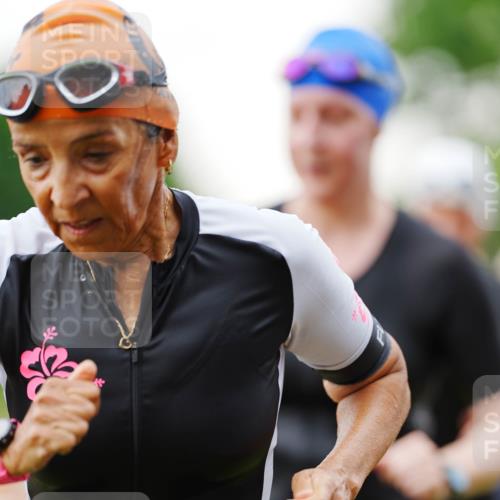 21.06.2026 - 29. Vierlanden-Triathlon LAZAROV Photography http://msf.ph/oto/9863171 21.06.2026 10:19:08 Schwimmen 355, 492, 497, 512, 524, 551, 561, 570, 595, 615 meine-sportfotos.de