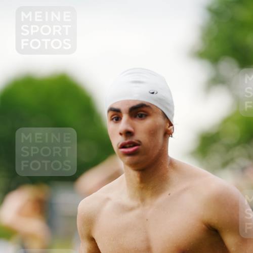 21.06.2026 - 29. Vierlanden-Triathlon LAZAROV Photography http://msf.ph/oto/9863216 21.06.2026 10:20:25 Schwimmen 366, 489, 559, 572, 616, 619 meine-sportfotos.de