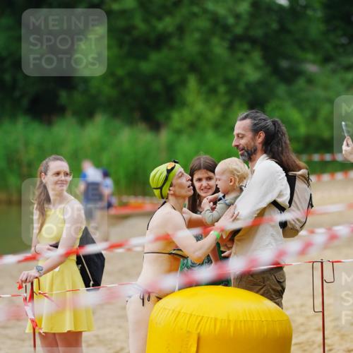 21.06.2026 - 29. Vierlanden-Triathlon LAZAROV Photography http://msf.ph/oto/9863228 21.06.2026 10:20:48 Schwimmen 612 meine-sportfotos.de